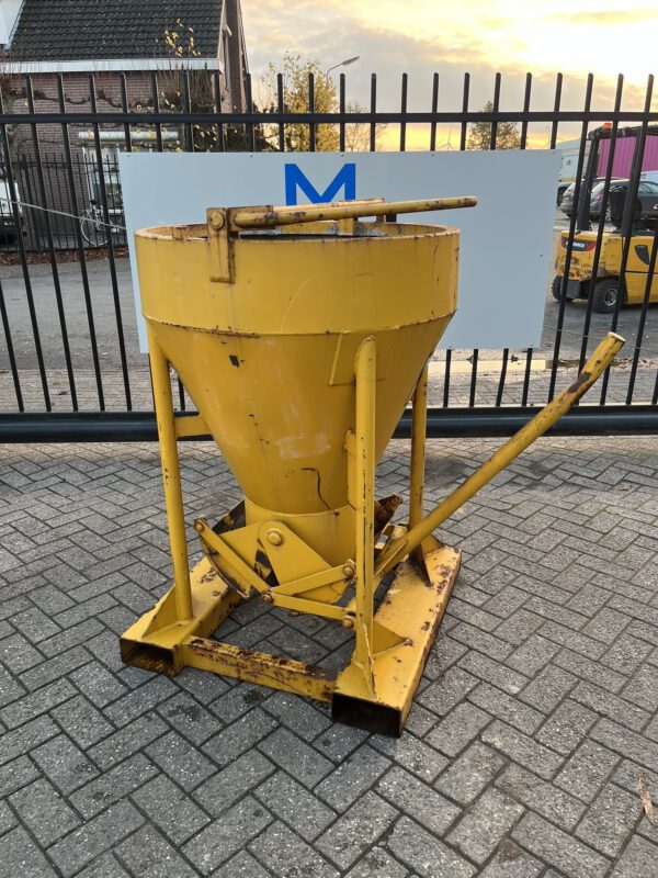 Beco 350SR betonkubel/beton kubel onderlossend 350L gebruikt