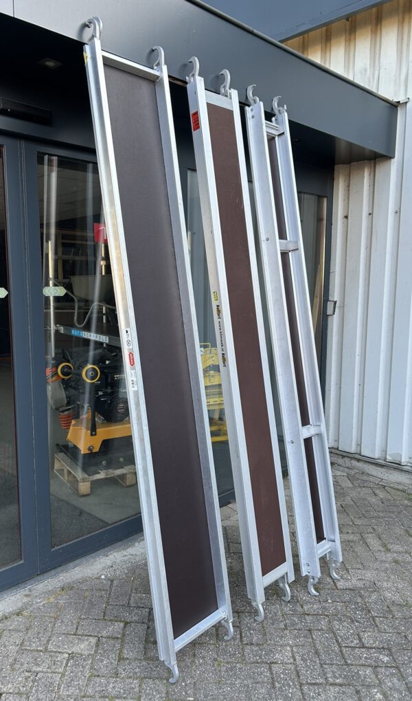Rolsteiger platform 2.50x0.30M en 2.50x0.40M ZGAN