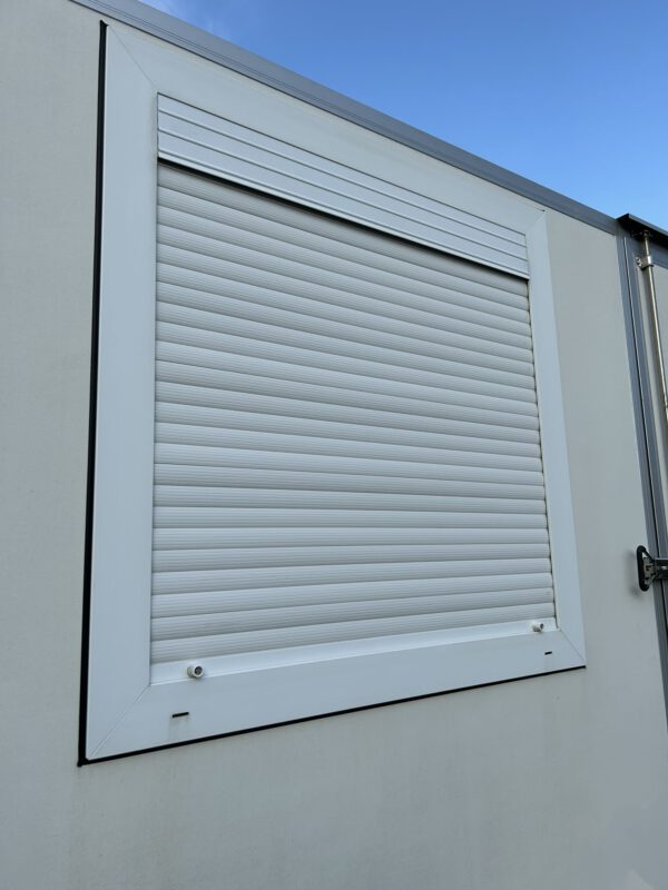 Hapert gesloten aanhanger + zijdeur en raam 300x180x210CM - Afbeelding 12