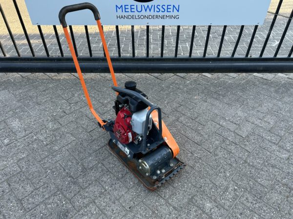 Belle LC3228 benzine trilplaat 1100KG slagkracht gebruikt - Afbeelding 2
