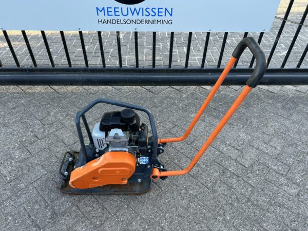 Belle LC3228 benzine trilplaat 1100KG slagkracht gebruikt - Afbeelding 3