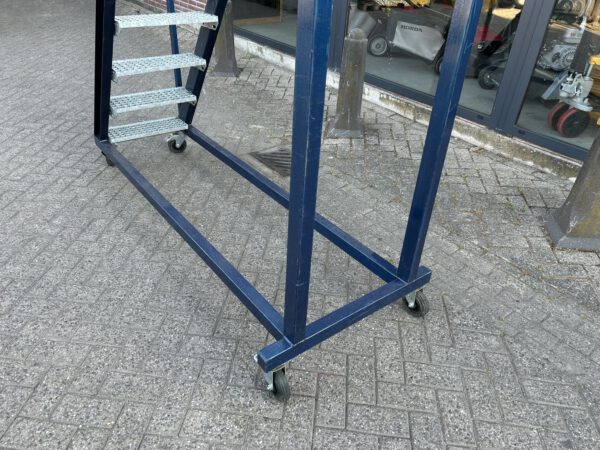 Stalen verrijdbare trap/magazijntrap met bordes 240CM VH - Afbeelding 7
