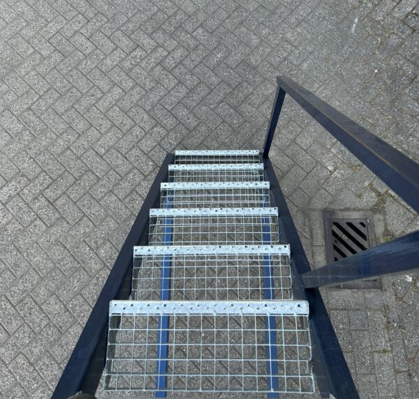 Stalen verrijdbare trap/magazijntrap met bordes 240CM VH - Afbeelding 6