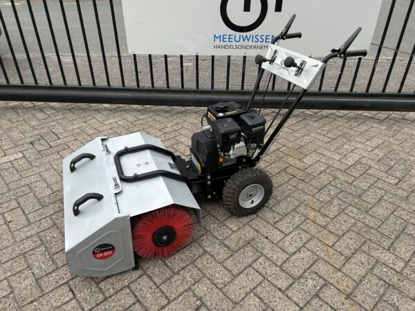 Lumag KM800 benzine borstelmachine/veegmachine met opvangbak - Afbeelding 4