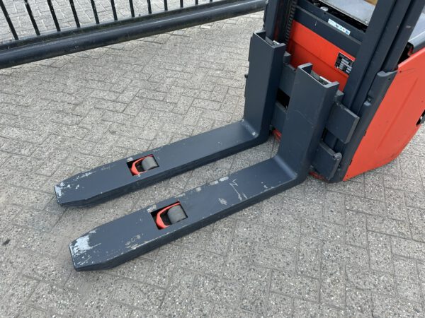 Linde L14 elektrische stapelaar 250CM hefhoogte 1400KG - Afbeelding 2