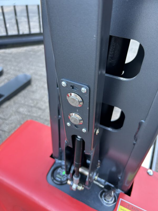 Meeneem stapelaar semi elektrisch 500KG 135CM NIEUW - Afbeelding 13