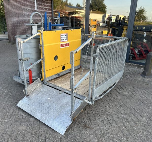 HEK GL500 tandheugellift/bouwlift + oprijplaat 10.5M 500KG