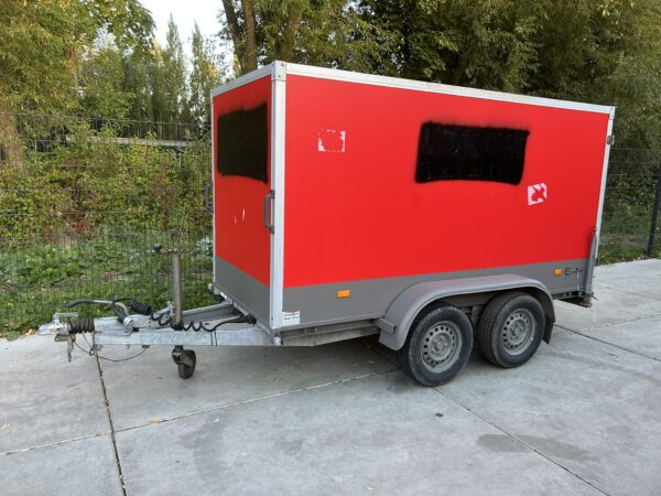 Hapert gesloten aanhanger/aanhangwagen 300x130x150CM 2000KG