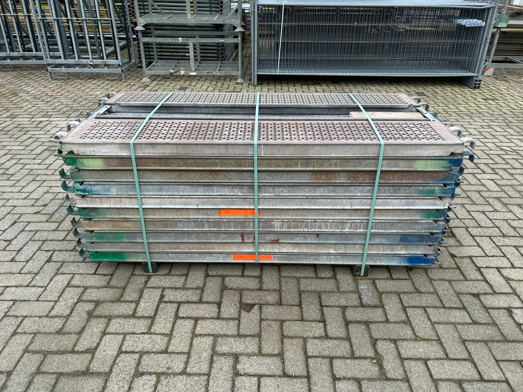 Layher Allround Roostervloer vlonder 2 07 0 32M MHO Meeuwissen Layher Allround Roostervloer vlonder 2 07 0 32M MHO Meeuwissen