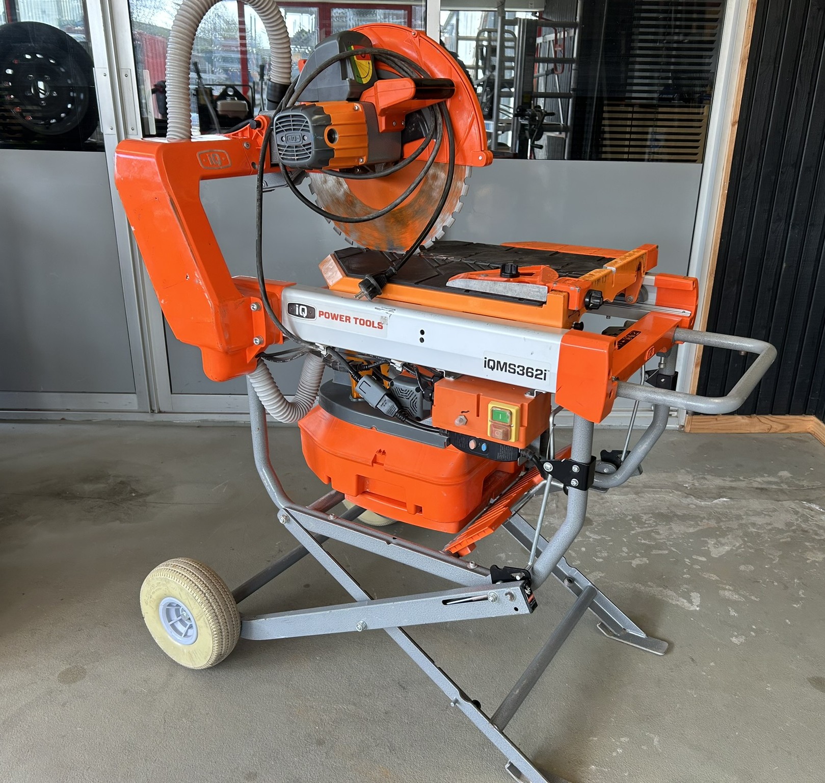 iQMS362i steenzaagmachine inclusief stofafzuiging gebruikt - Afbeelding 2
